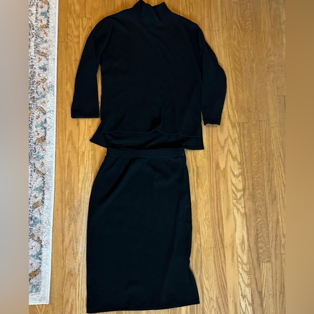 Old Navy two piece skirt and sweater set sz S